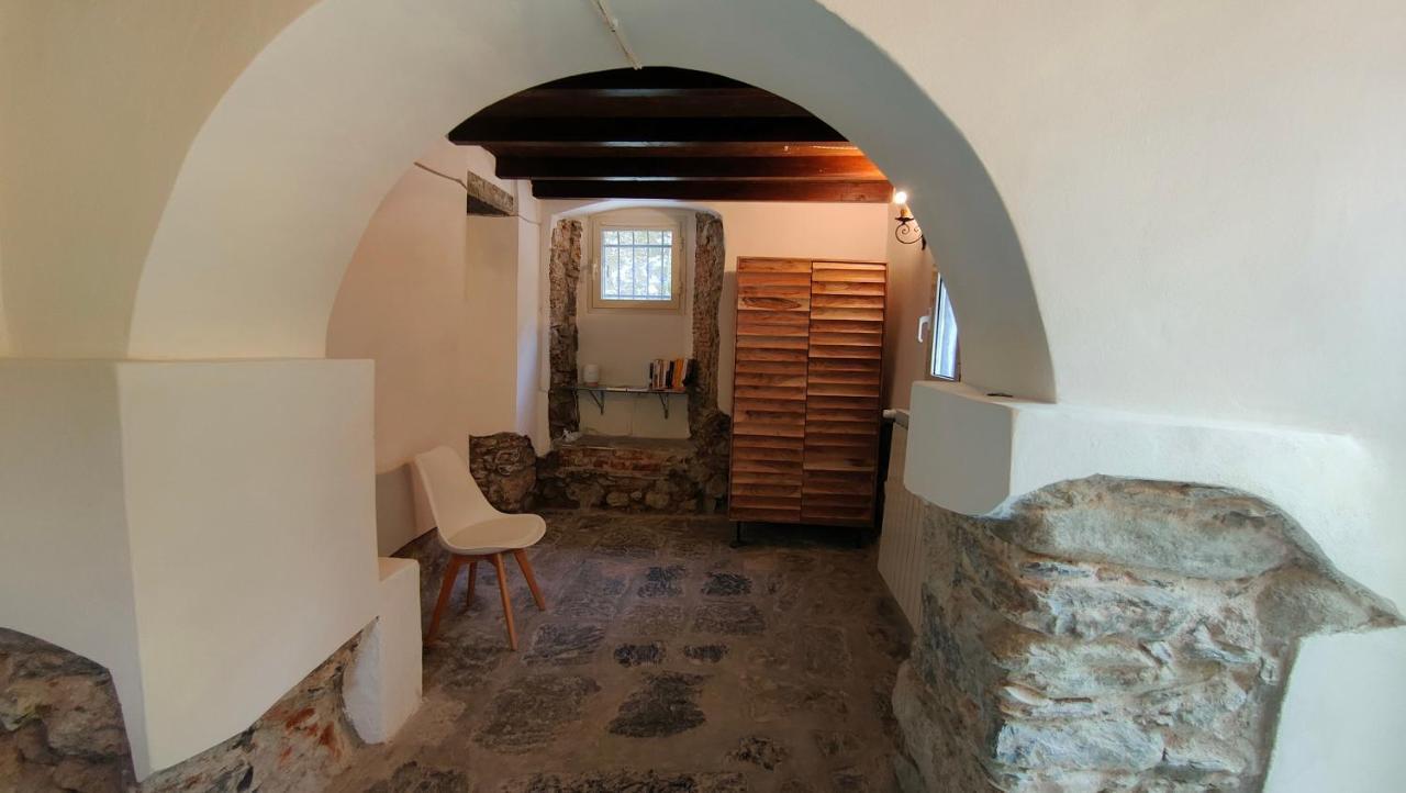 La Casa Delle Pietre Parlanti - Casa In Pietra Ai Piedi Del Parco Delle 5 Terre Bed and Breakfast Biassa Buitenkant foto