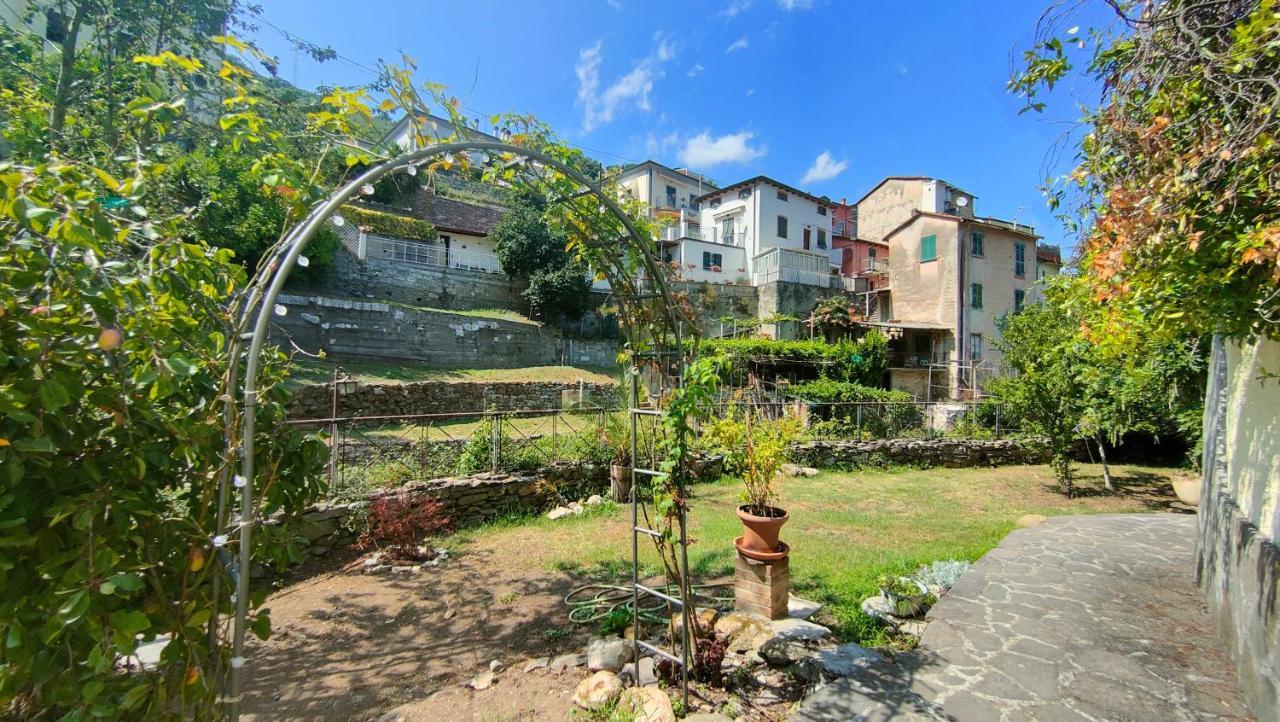 La Casa Delle Pietre Parlanti - Casa In Pietra Ai Piedi Del Parco Delle 5 Terre Bed and Breakfast Biassa Buitenkant foto