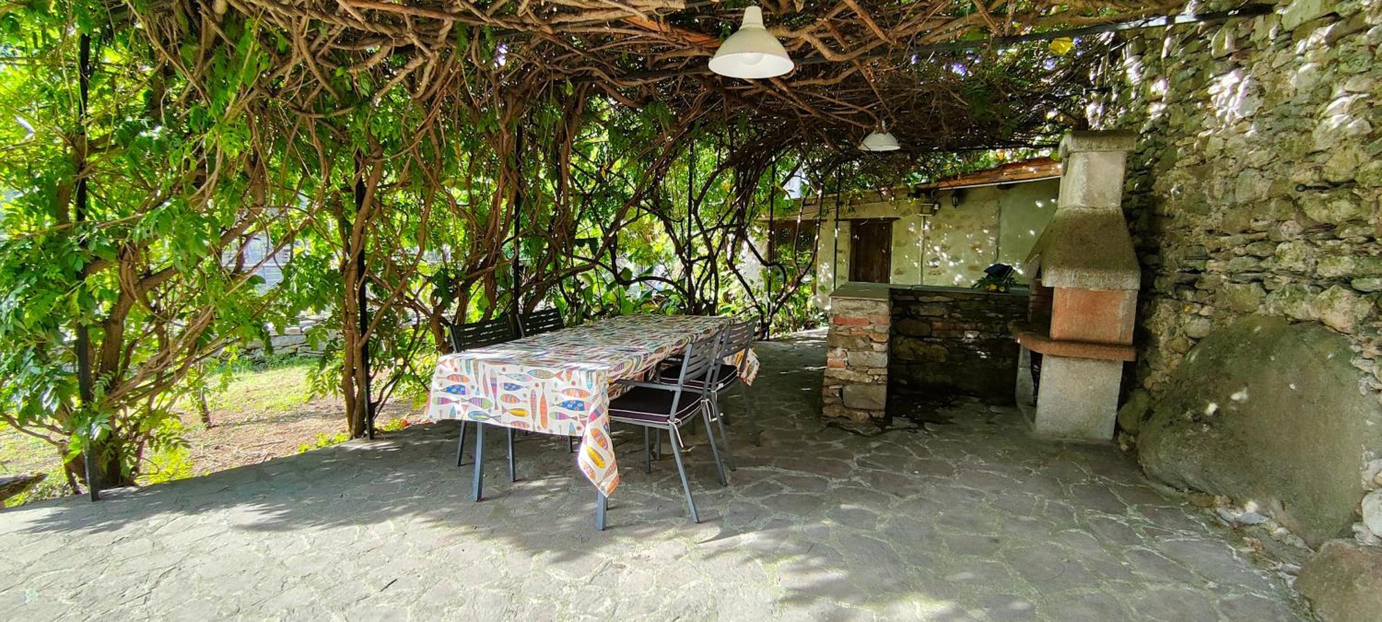 La Casa Delle Pietre Parlanti - Casa In Pietra Ai Piedi Del Parco Delle 5 Terre Bed and Breakfast Biassa Buitenkant foto