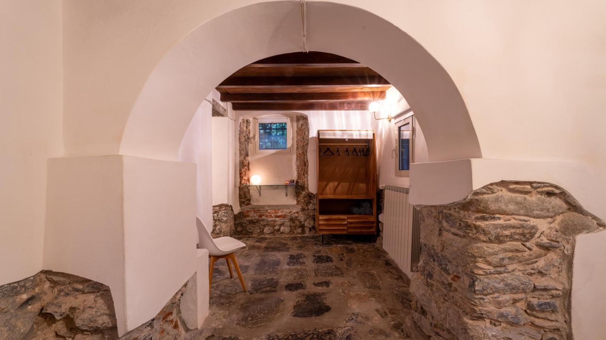 La Casa Delle Pietre Parlanti - Casa In Pietra Ai Piedi Del Parco Delle 5 Terre Bed and Breakfast Biassa Buitenkant foto