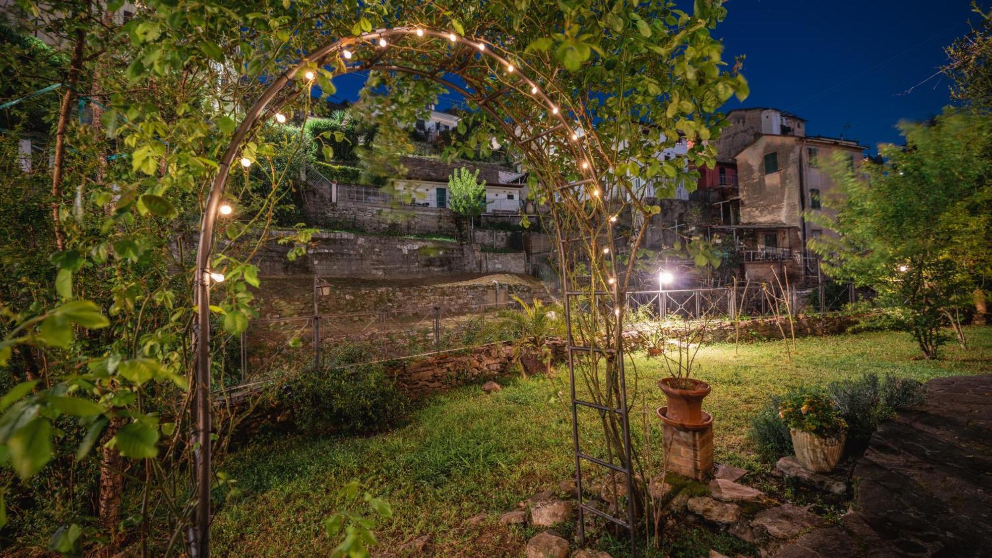 La Casa Delle Pietre Parlanti - Casa In Pietra Ai Piedi Del Parco Delle 5 Terre Bed and Breakfast Biassa Buitenkant foto